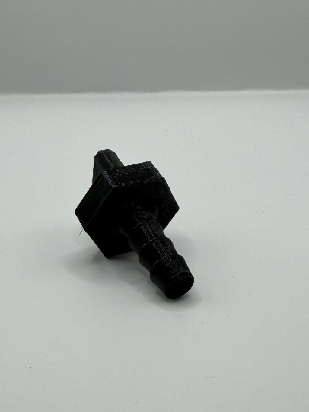 Plug for fuel line