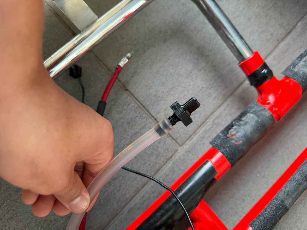 Plug for fuel line